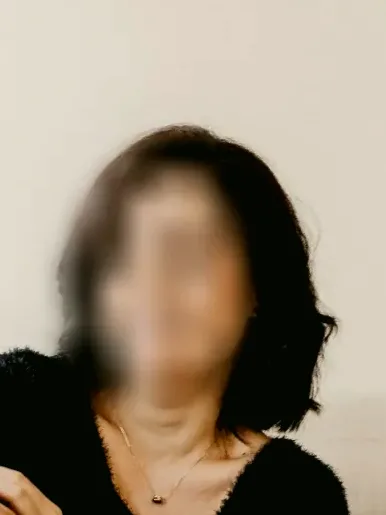 Andrea, 38