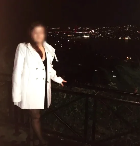 Ayse, 32