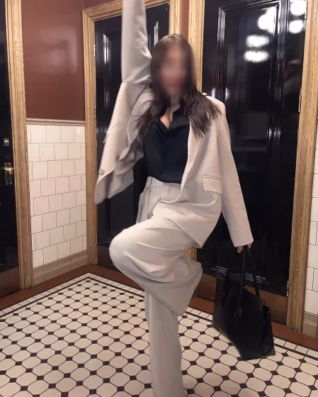 Charlotte, 29