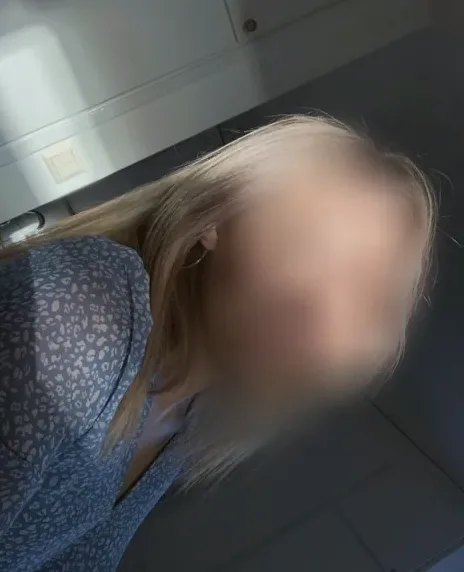 Claudia, 19