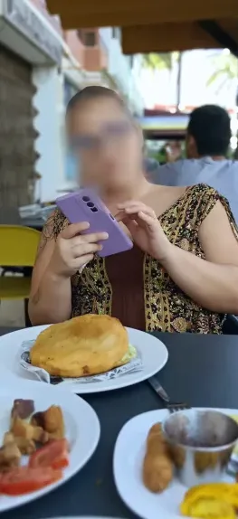 Daniela, 39