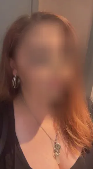 Diana, 24