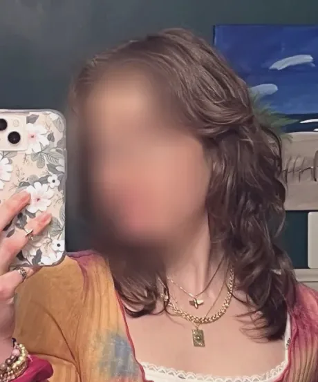 Emilia, 20
