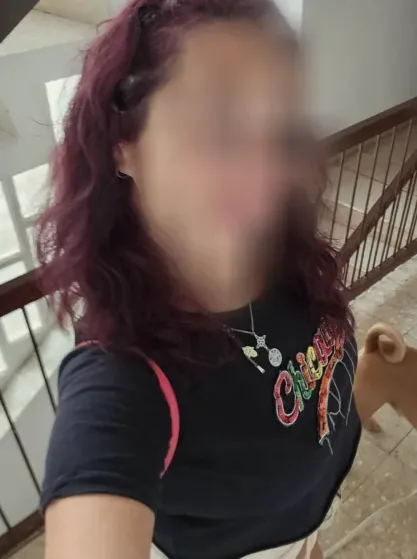 Helena, 33
