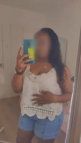 Josephine, 34
