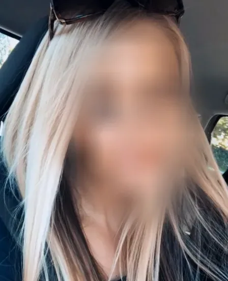 Josephine, 35
