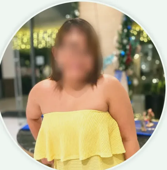 Lara, 32