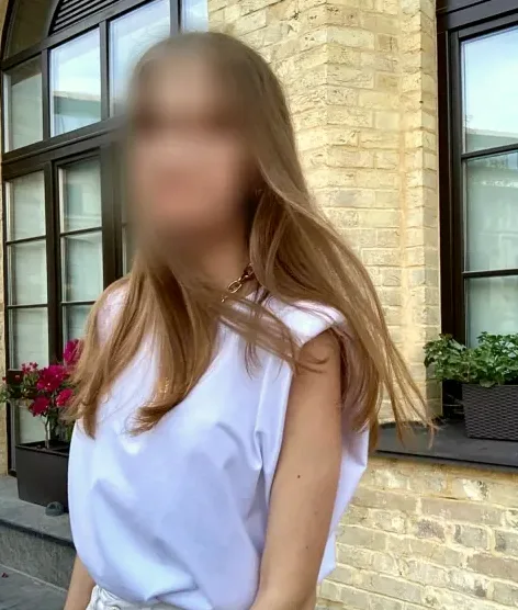 Leonie, 23