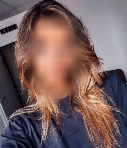 Lucia, 32