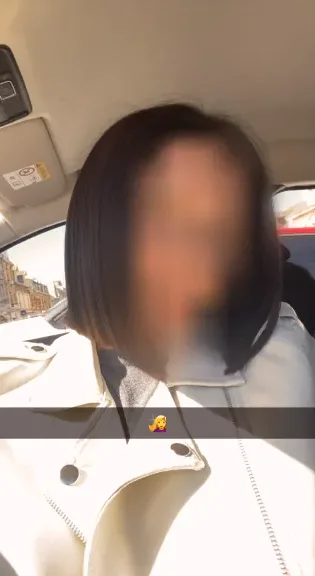 Lucia, 24