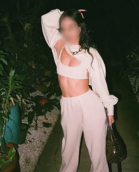 Melina, 19
