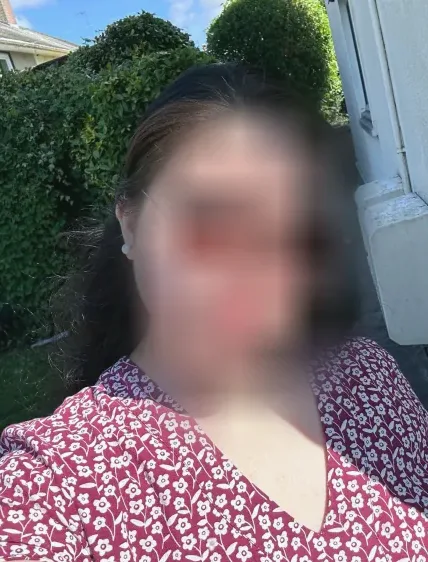 Nicole, 28