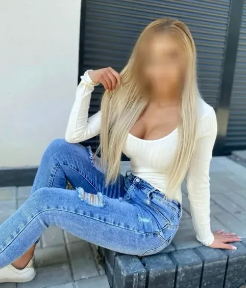 Pia, 32