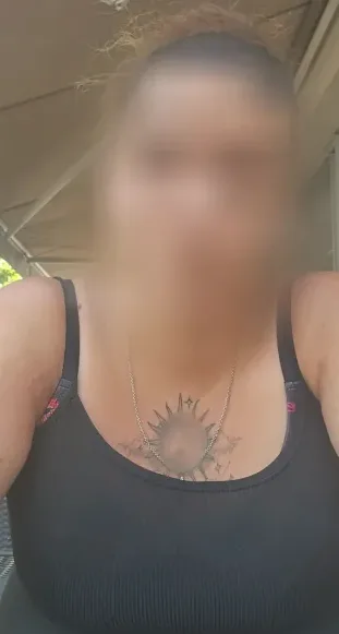 Pia, 37