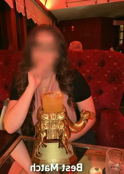 Stefanie, 34