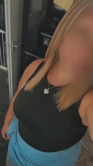 Yasmin, 28